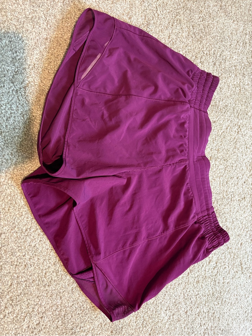 Lululemon Women’s Athletic Shorts sz 10 Hotty Hot High Rise 4 inch Grape Purple